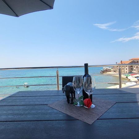 Apartman Dora With Sea View And Terrace Umag Kültér fotó