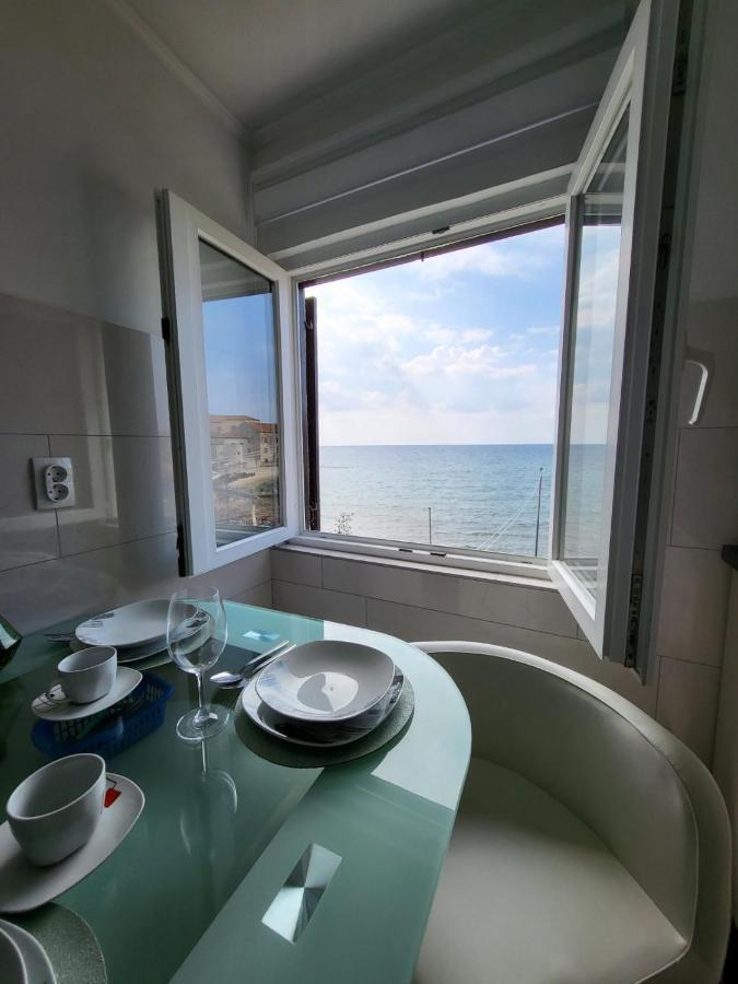 Apartman Dora With Sea View And Terrace Umag Kültér fotó