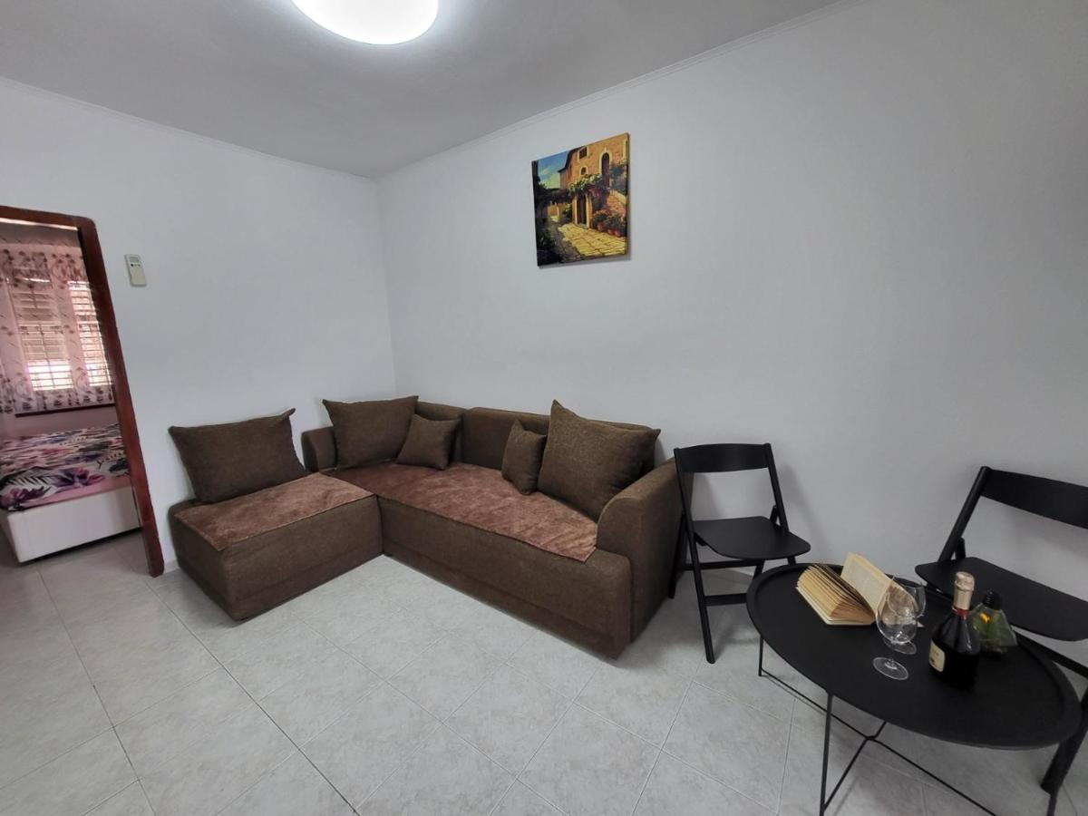 Apartman Dora With Sea View And Terrace Umag Kültér fotó