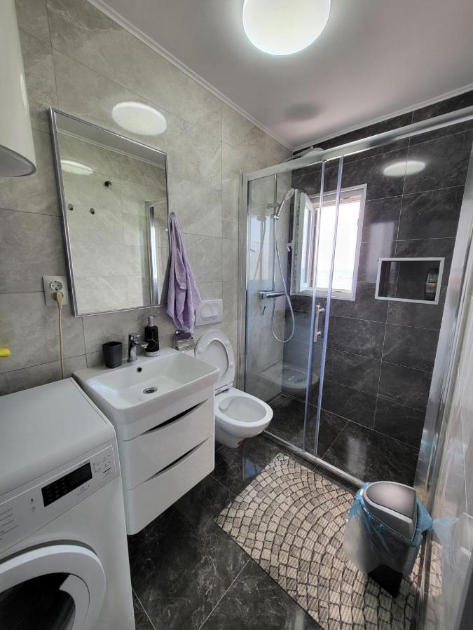 Apartman Dora With Sea View And Terrace Umag Kültér fotó