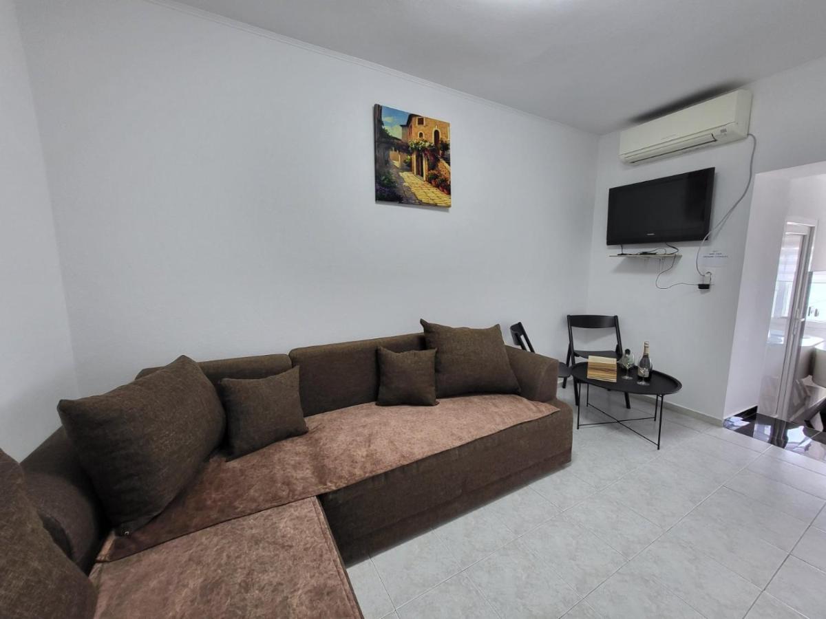 Apartman Dora With Sea View And Terrace Umag Kültér fotó