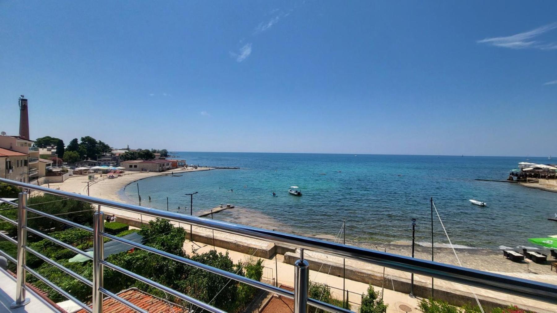 Apartman Dora With Sea View And Terrace Umag Kültér fotó