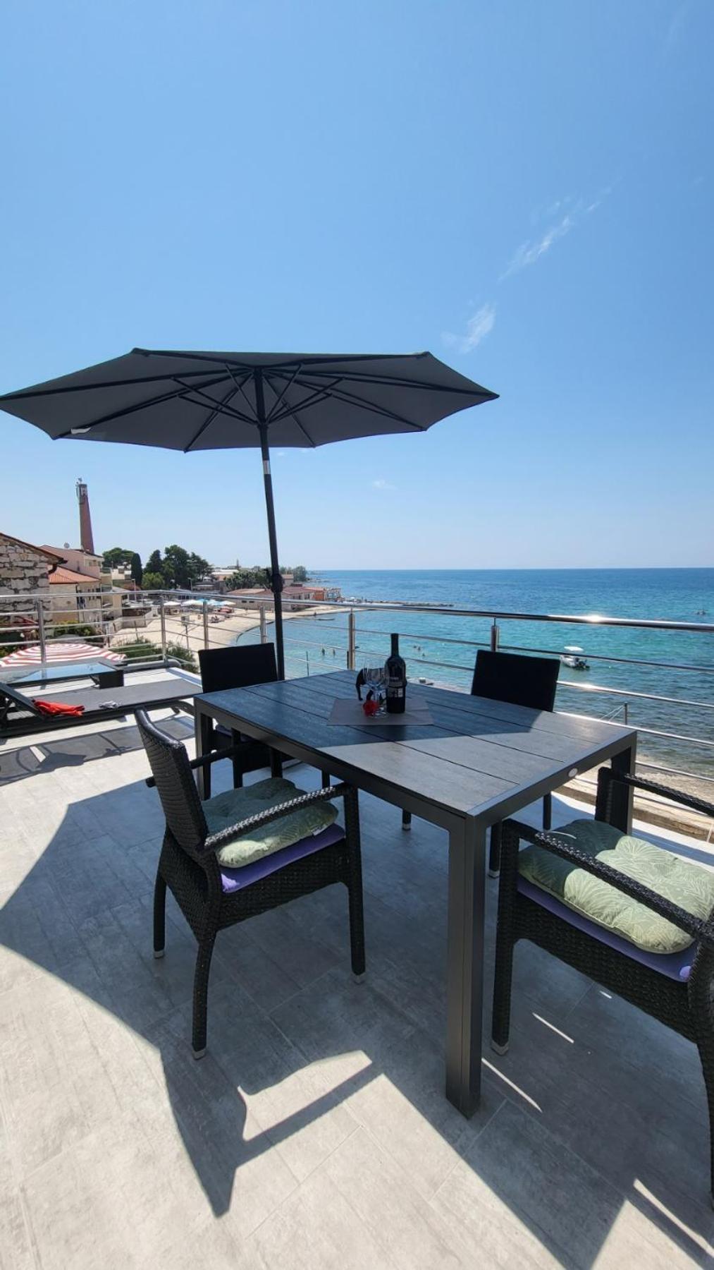 Apartman Dora With Sea View And Terrace Umag Kültér fotó