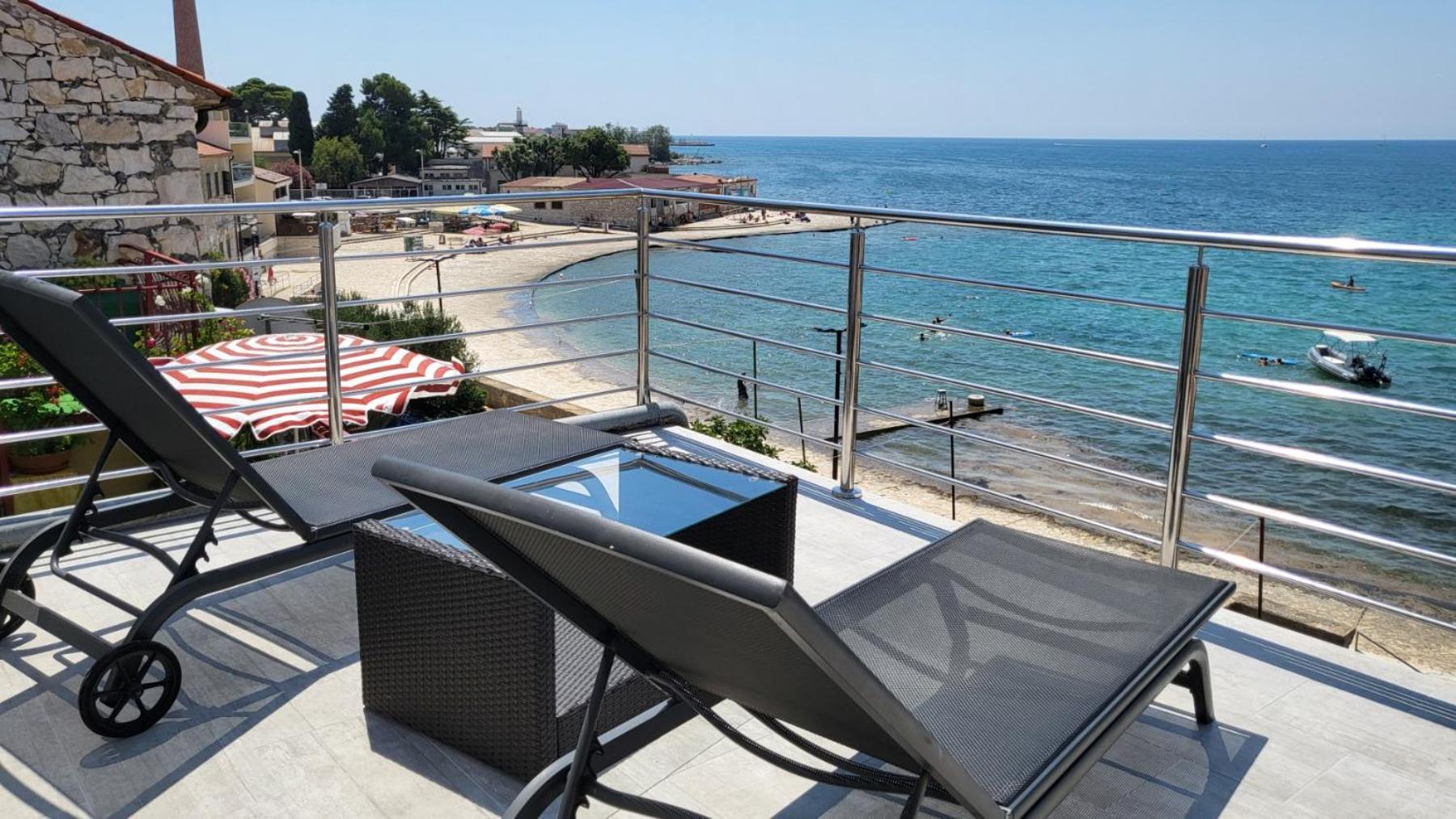 Apartman Dora With Sea View And Terrace Umag Kültér fotó